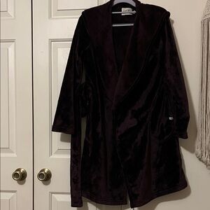 UGG PURPLE ROBE SIZE S